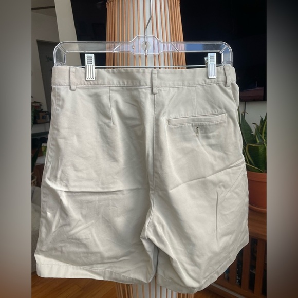 L.L. Bean Classic Fit Cream Pants size 6 - Picture 4 of 5